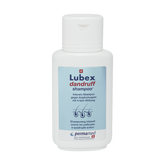 Application of Lubex Dandruff Shampoo on wet hair – scalp care for flakes & itching